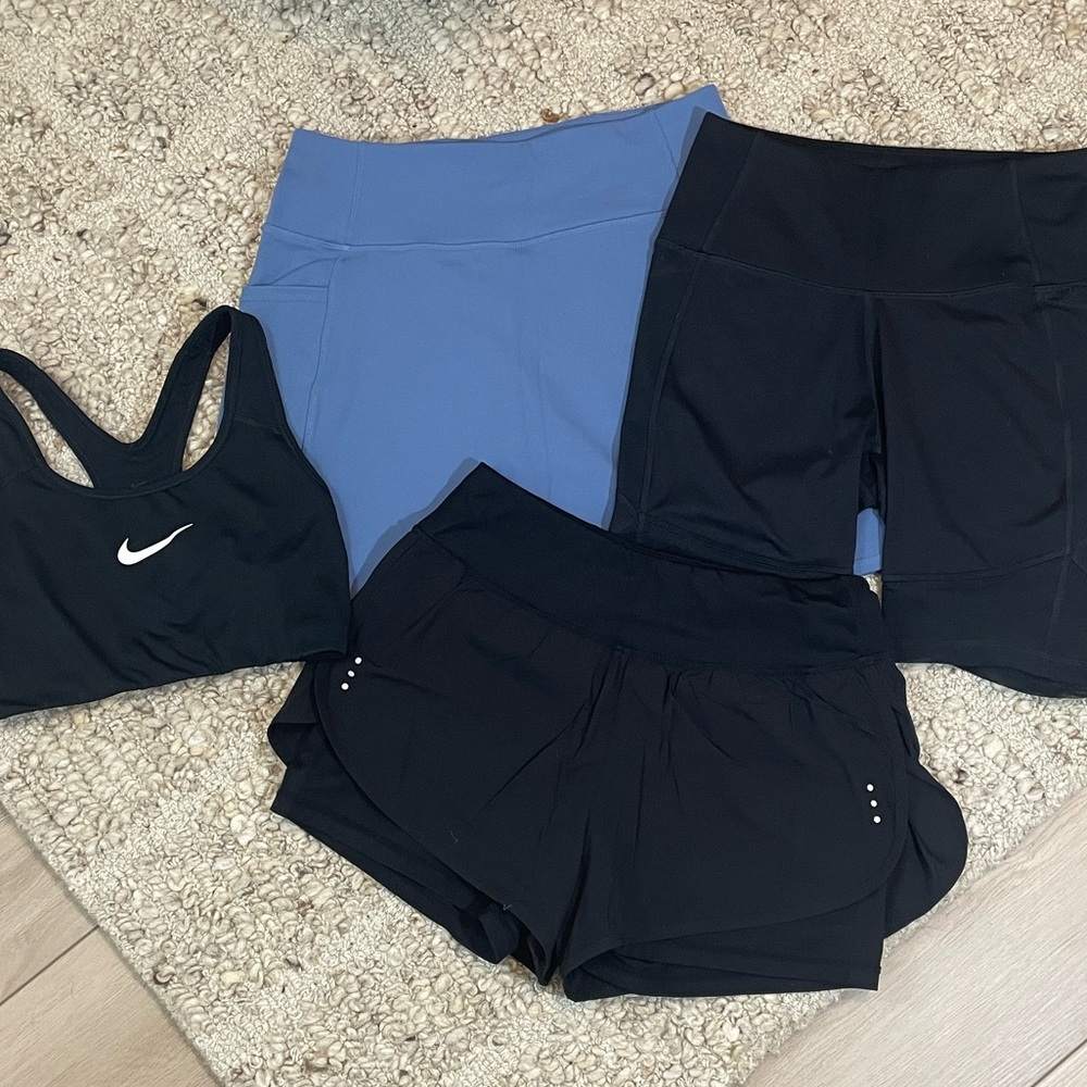 4 Piece Athletic Bundle Women’s Size Small